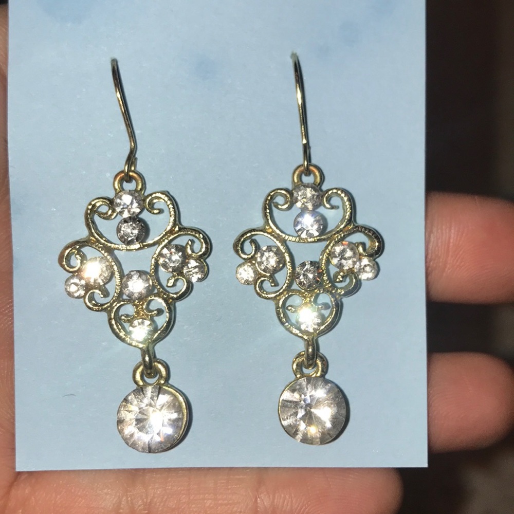 Gold arabesque earrings